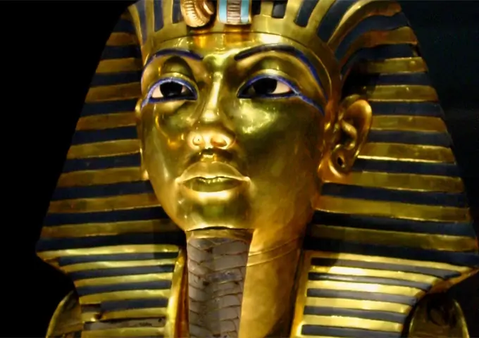 Cairo Sightseeing Tour (Giza Pyramids, Sphinx + Museum + Bazaar)